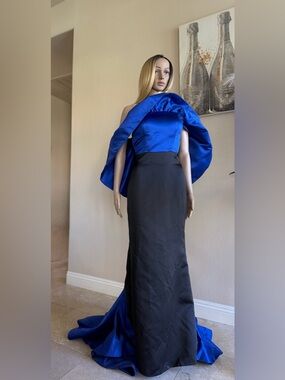 Elegant Royal Blue and Black Strapless Evening Gown